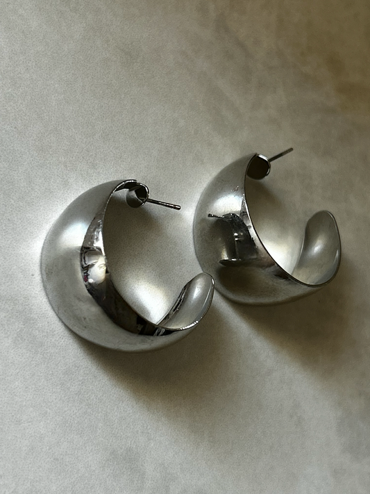 עגילי חצי חישוק מוכסף עבה