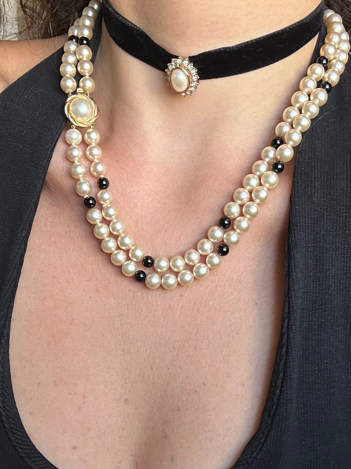 שרשרת פנינים שחור מוזהב וינטג׳