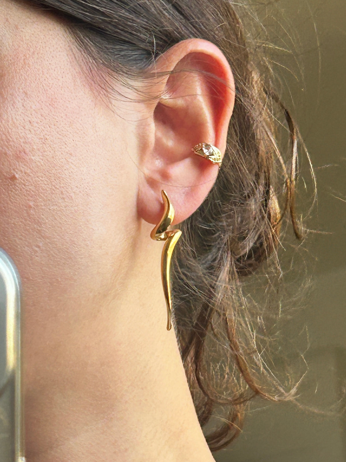 עגילי סליל מוזהב ס.סטיל